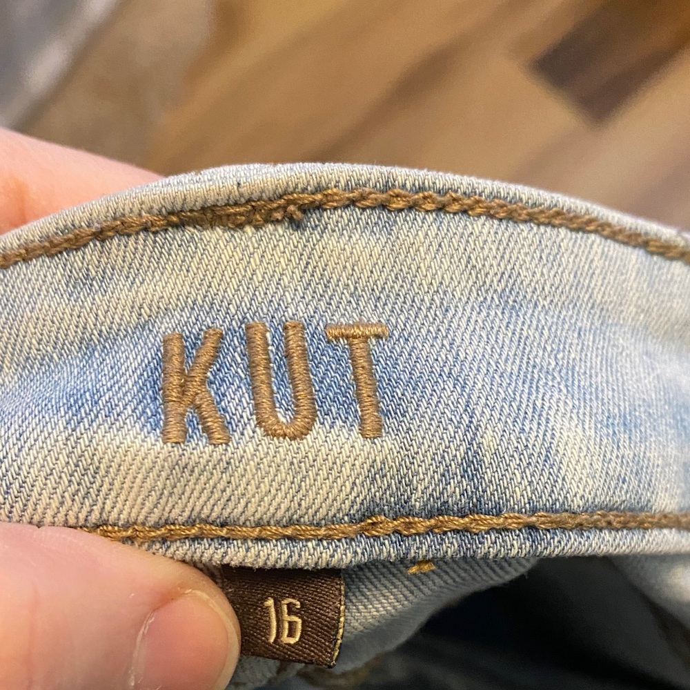 Kut from the Kloth Light Blue Denim - Picture 2 of 5